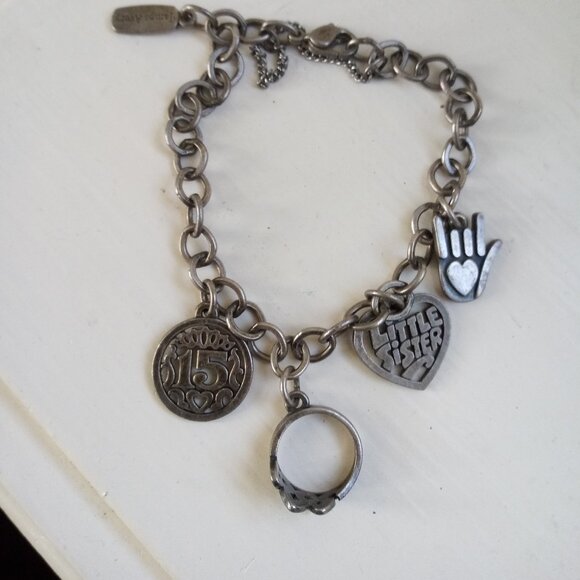 James Avery  sterling silver Charm bracelet with 4 charms - Picture 1 of 12